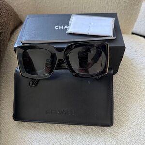 CHANEL Oversized Black Sunglasses
